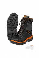 Chain saw Boots with cut protection